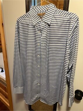 Roundtree & Yorke Blue and White Gingham Button-Down Shirt